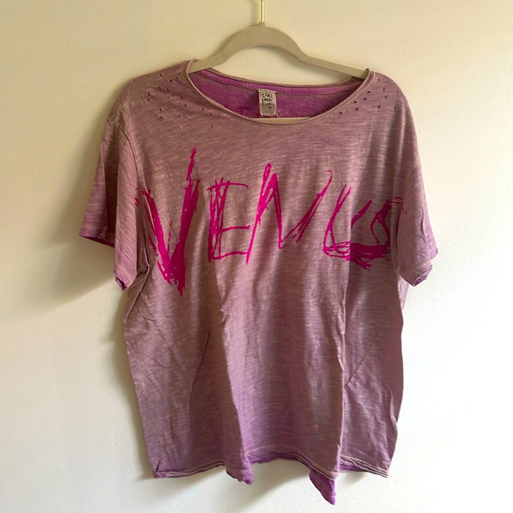 Venus Magnolia Pearl Tee